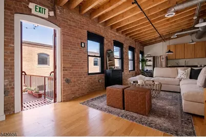 61 New Jersey Railroad Ave #13, Newark, NJ 07105 - Photo 4