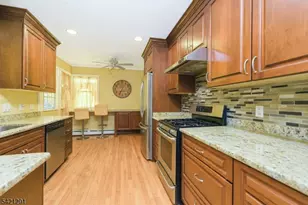 811 Field Ave, Plainfield, NJ 07060 - Photo 6