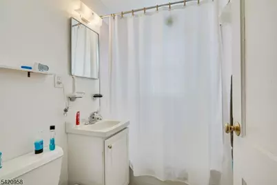 346 N 6th Ave, Manville, NJ 08835 - Photo 28