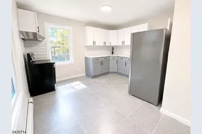 19 Stuyvesant Ave, Newark, NJ 07106 - Photo 4