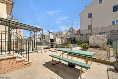 97 Houston St, Newark, NJ 07105 - Photo 32