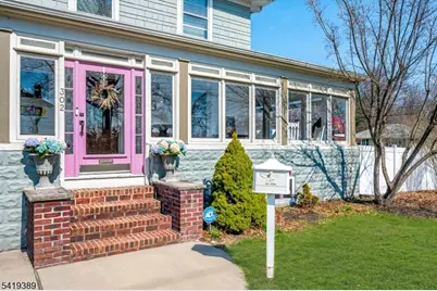 302 Mountainview Ter, Dunellen, NJ 08812 - Photo 2