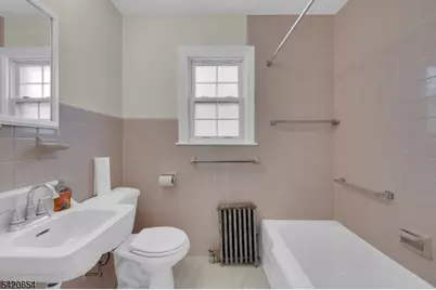 24 Riverwood Ave, Bedminster Township, NJ 07921 - Photo 18