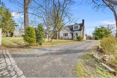 24 Riverwood Ave, Bedminster Township, NJ 07921 - Photo 4