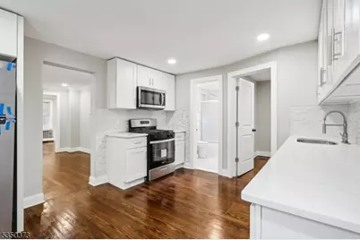 621 Roosevelt Ave, Carteret, NJ 07008 - Photo 1