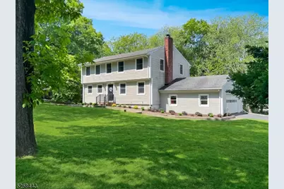 204 Deerfield Ln, Franklin Lakes, NJ 07417 - Photo 2