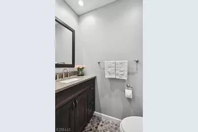 204 Deerfield Ln, Franklin Lakes, NJ 07417 - Photo 10