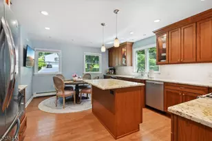 204 Deerfield Ln, Franklin Lakes, NJ 07417 - Photo 4