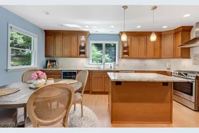 204 Deerfield Ln, Franklin Lakes, NJ 07417 - Photo 6