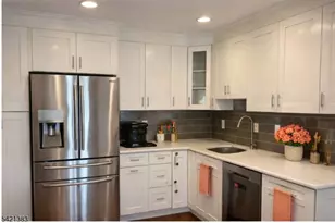 54 Holly Ct, Edison, NJ 08820 - Photo 14