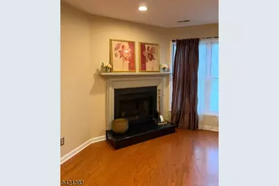54 Holly Ct #54, Edison, NJ 08820 - Photo 8