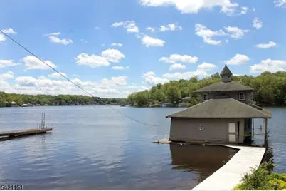 221 S New Jersey Ave, Jefferson Township, NJ 07849 - Photo 10