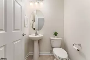 39 Redmon Rd, Raritan Township, NJ 08822 - Photo 10