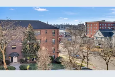 208 Anderson St, Hackensack, NJ 07601 - Photo 8