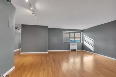 208 Anderson St, Hackensack, NJ 07601 - Photo 12