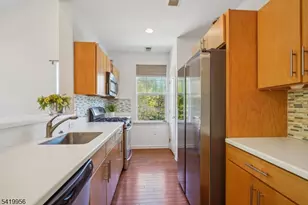 203 Stone Creek Ct, Hanover Township, NJ 07981 - Photo 8