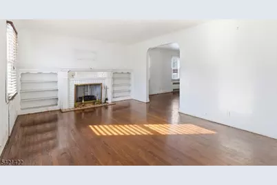 327 Field Pl, Hillside, NJ 07205 - Photo 4