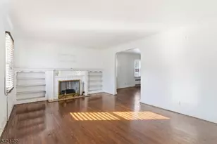 327 Field Pl, Hillside, NJ 07205 - Photo 4