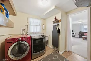 28 Lord Stirling Dr, Parsippany, NJ 07054 - Photo 32