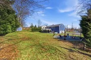 28 Lord Stirling Dr, Parsippany, NJ 07054 - Photo 2