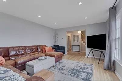 7 Village Rd, Florham Park, NJ 07932 - Photo 4