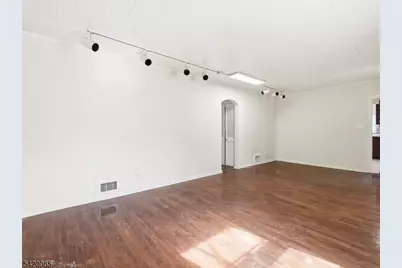 95 Sycamore Ave, Livingston, NJ 07039 - Photo 4