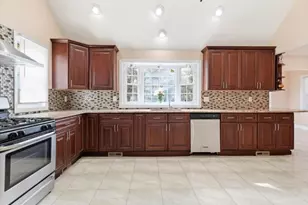 95 Sycamore Ave, Livingston, NJ 07039 - Photo 2