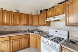 550 Norwood St, East Orange, NJ 07018 - Photo 8