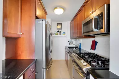 500 Central Ave #1014, Union City, NJ 07087 - Photo 6