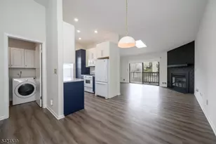 1002 Spruce Hills Dr, Glen Gardner, NJ 08826 - Photo 4