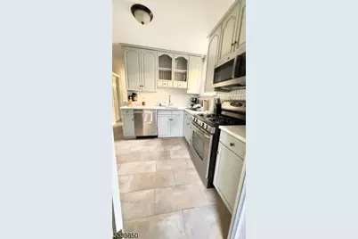 511 Hussa St #2, Linden, NJ 07036 - Photo 2