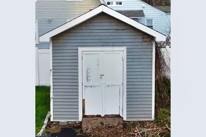 824 Chestnut St, Roselle, NJ 07203 - Photo 8