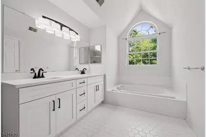 82 Hancock Dr, Morris Township, NJ 07960 - Photo 32