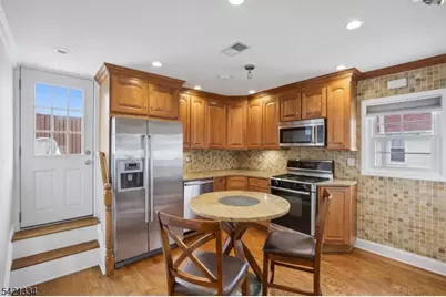 464 Meade St #2, Orange, NJ 07050 - Photo 4