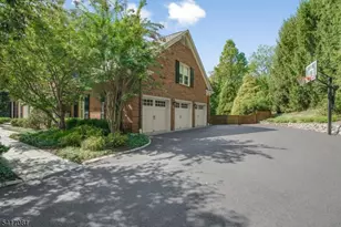 31 Forest Dr, Millburn, NJ 07078 - Photo 4