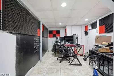 923 Kilsyth Rd, Elizabeth, NJ 07208 - Photo 18