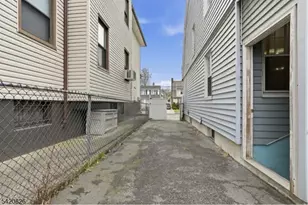 923 Kilsyth Rd, Elizabeth, NJ 07208 - Photo 22