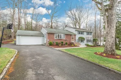 4 Oak Rdg, North Caldwell, NJ 07006 - Photo 2