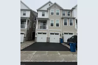 207 Honeysuckle Ln, Warren Township, NJ 07059 - Photo 2