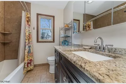 514 Lannon Ln, Bethlehem Township, NJ 08826 - Photo 10