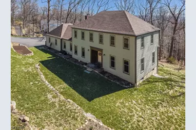 514 Lannon Ln, Bethlehem Township, NJ 08826 - Photo 2