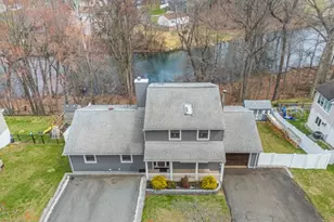 104 Lionshead Dr W, Wayne, NJ 07470 - Photo 2