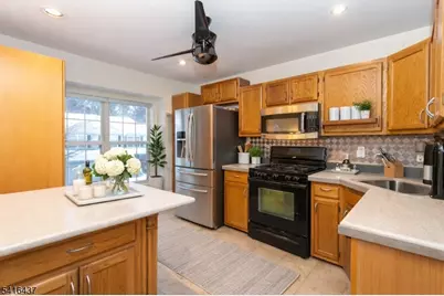 23 Primrose Ln, Mount Arlington, NJ 07856 - Photo 2