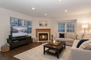 23 Primrose Ln, Mount Arlington, NJ 07856 - Photo 4