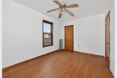 187 Joyce Kilmer Ave, New Brunswick, NJ 08901 - Photo 6