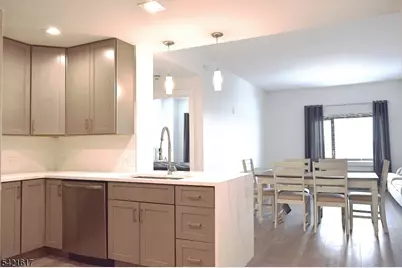 1 Carriage City Plz #920, Rahway, NJ 07065 - Photo 4