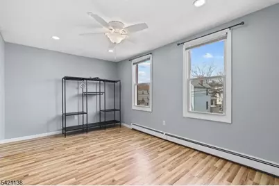 16 Hinsdale Pl, Newark, NJ 07104 - Photo 14