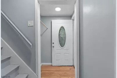 16 Hinsdale Pl, Newark, NJ 07104 - Photo 2