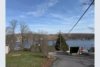 48 Alexandria Ave, Hopatcong, NJ 07821 - Photo 2