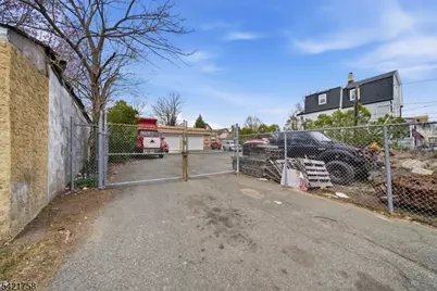 437 Burnside St, Orange, NJ 07050 - Photo 10